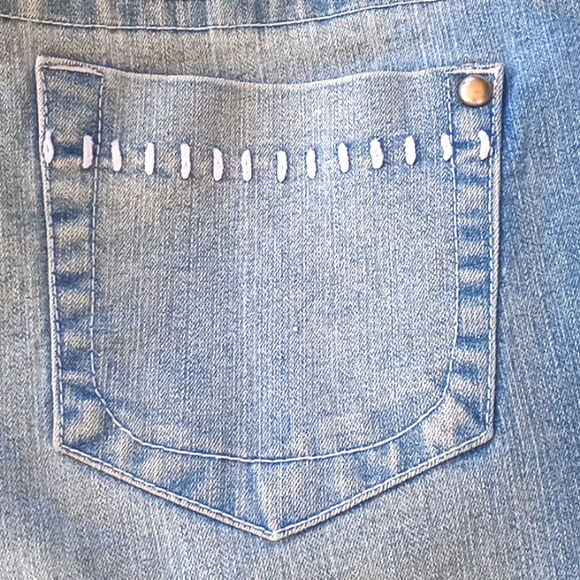 Cato Jeans  Embroidered Denim Capris-#1765+ - Picture 10 of 12